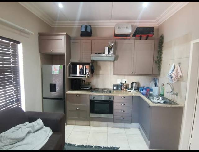 1 BEDROOM PROPERTY TO RENT IN DIE BULT